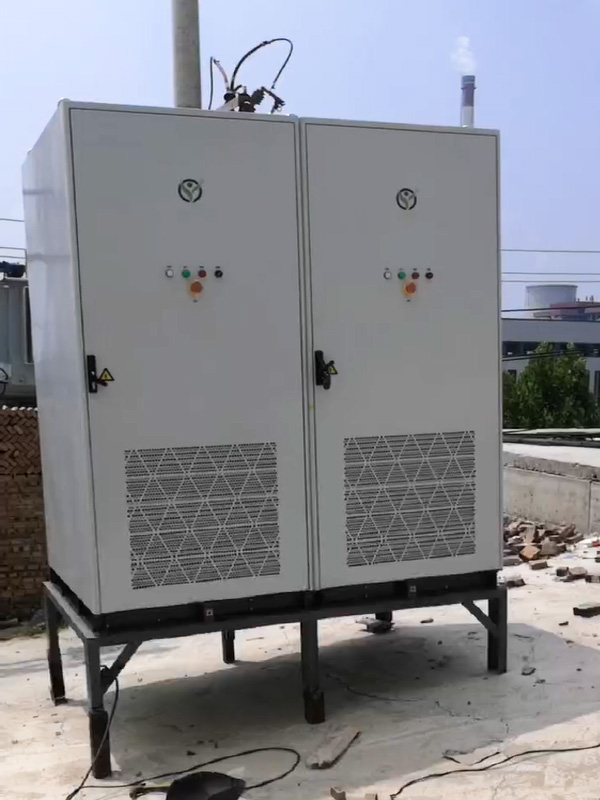 商丘腾跃包装储能柜安装现场